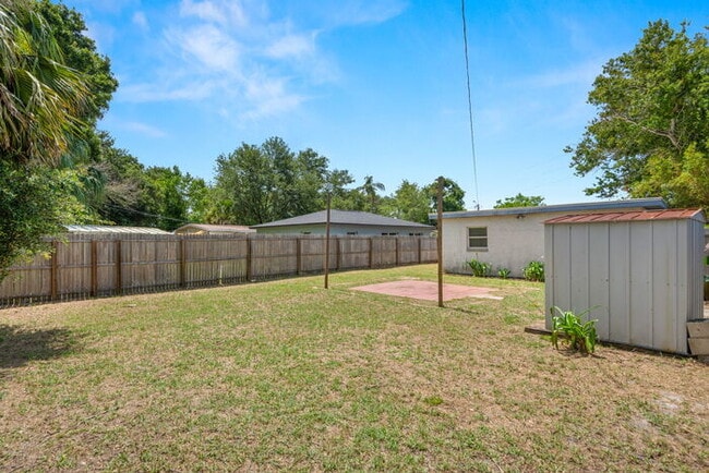 Building Photo - Home For Rent in St Petersburg!