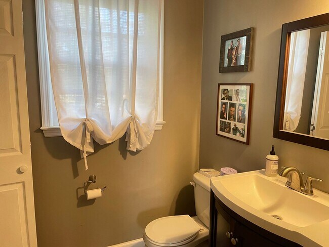 Building Photo - Three Bedroom Available on Eastside