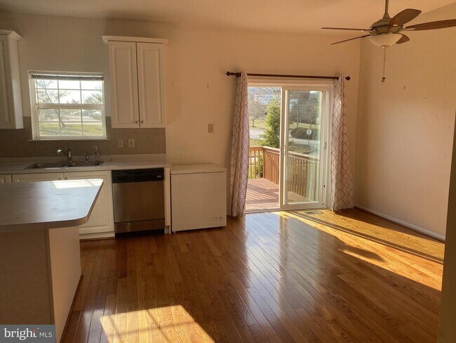 Building Photo - 713 Whitetail Cir