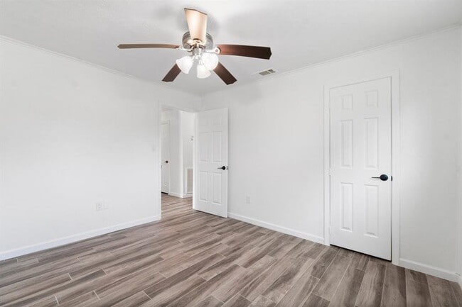 Building Photo - 456 Deep Woods Ln