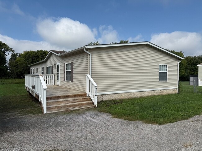 Building Photo - 9859 Shepherd Rd