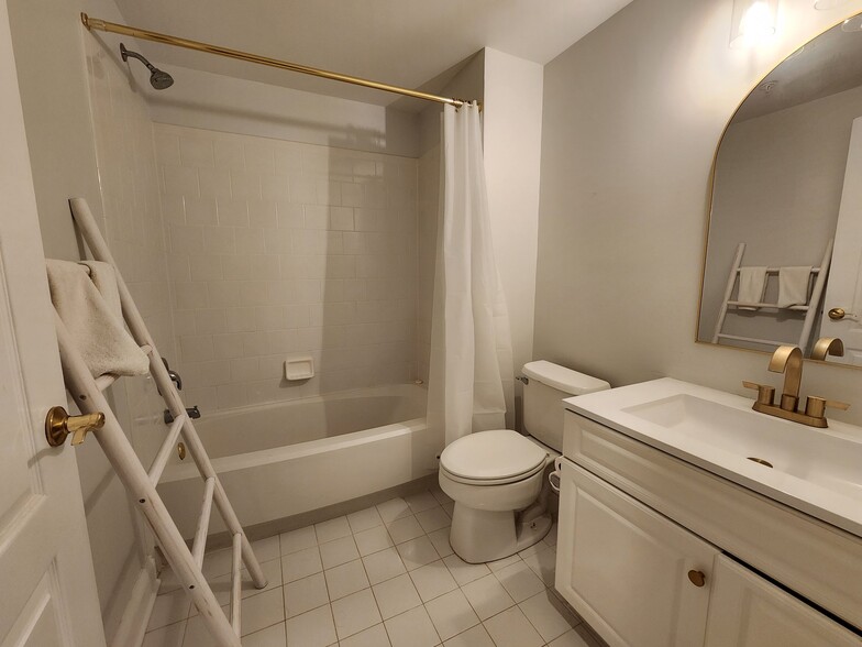 Building Photo - 17 Lagersfield Cir