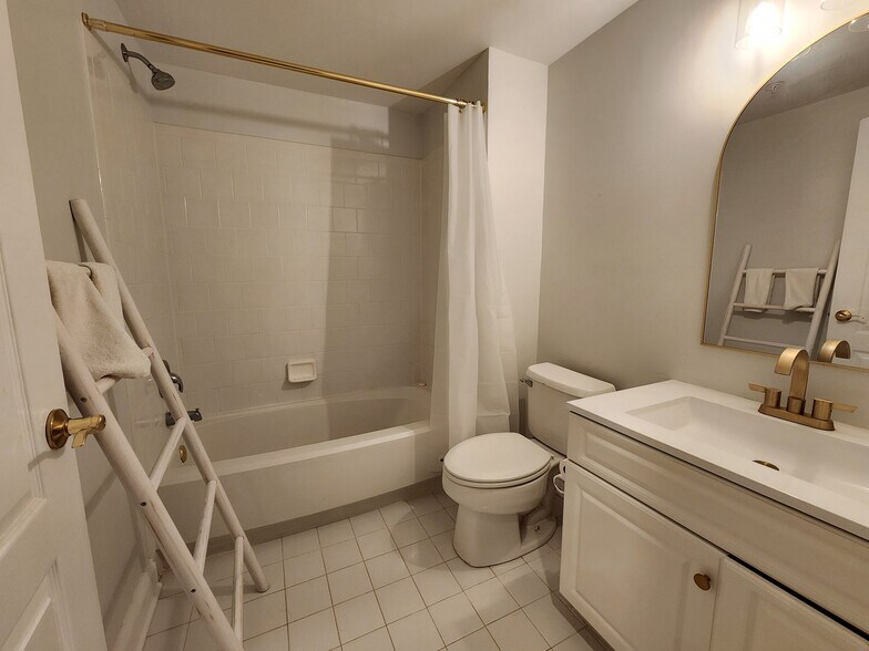 Building Photo - 9529 Lagersfield Cir