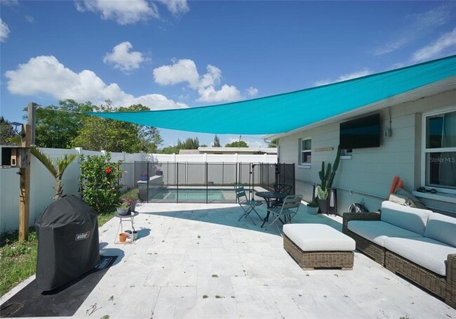 Building Photo - 4108 W Montgomery Terrace