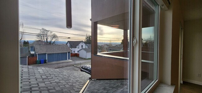 Building Photo - 3213150