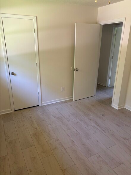 Building Photo - 118 Stone Dr
