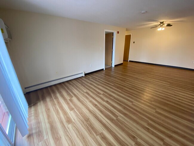 Building Photo - 96 Powers St