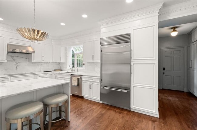 Building Photo - 530 Blackstone Blvd