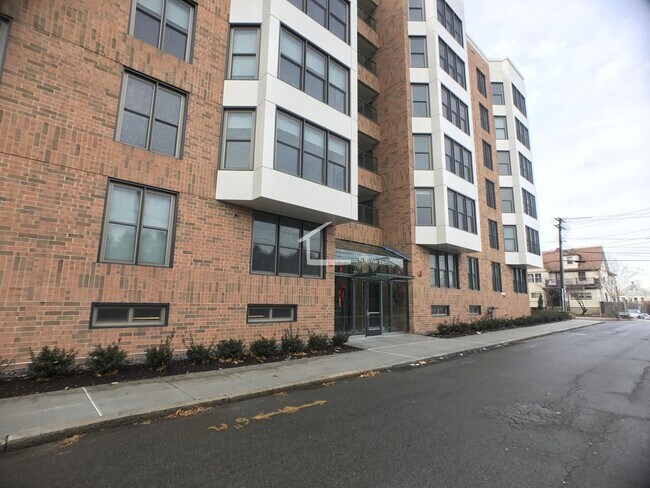Building Photo - Sunny, Modern Allston 2-Bed/2-Bath Steps from Packard's Corner!