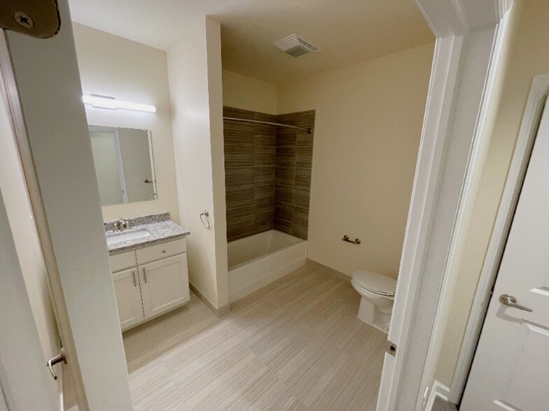 Building Photo - 192 Erie Blvd