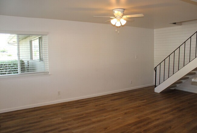 Building Photo - 233 Harding Blvd