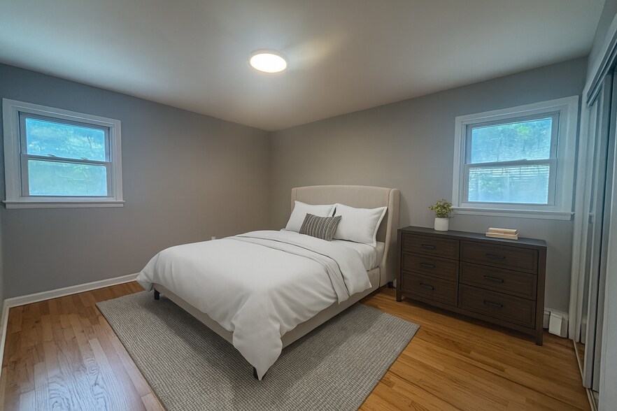 Building Photo - 34 Warman St