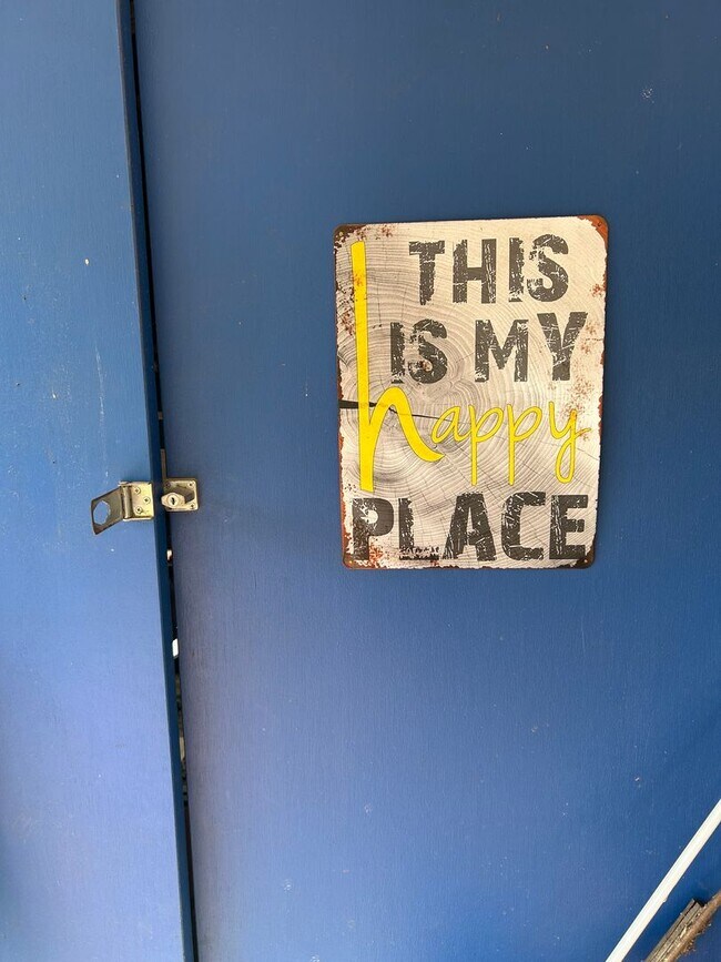 Building Photo - Contact Peggy 501 676 1758