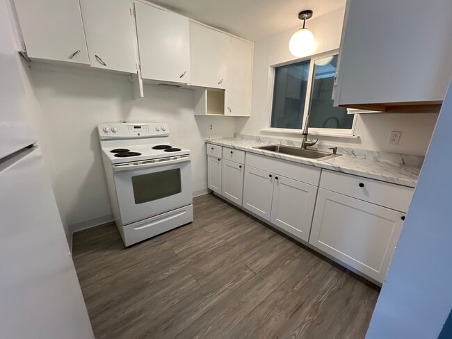 Building Photo - 3901-3912 12th St SW