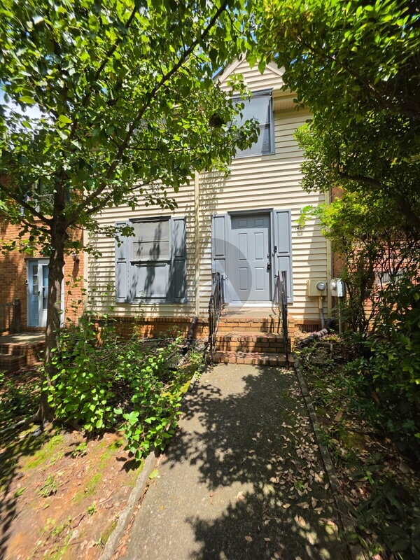 Building Photo - 1495 Bentley Ln SE