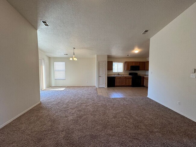 Building Photo - Great 3 bed, 2 bath, home in Huning Ranch!