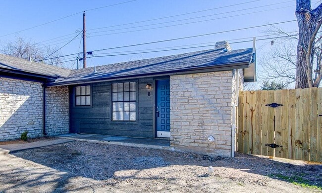Building Photo - 5703 Gloucester Ln
