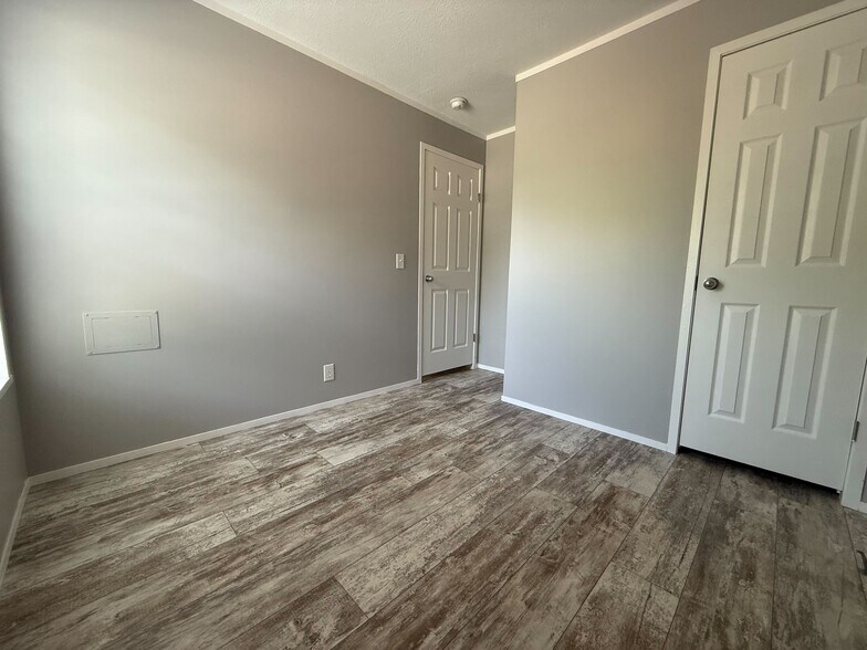 Building Photo - 11827 Cascade Cir