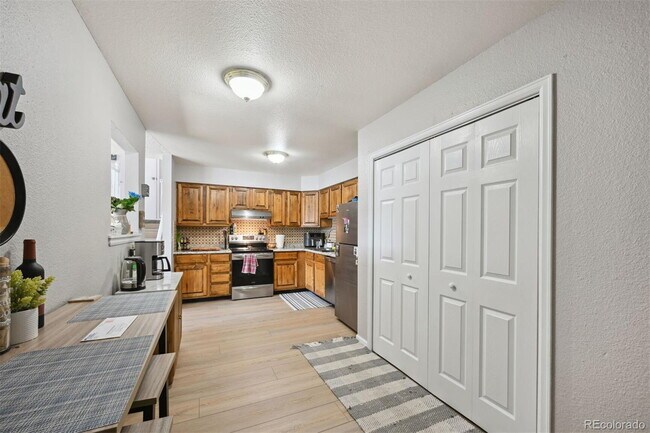 Building Photo - Wonderful duplex in Westminster!