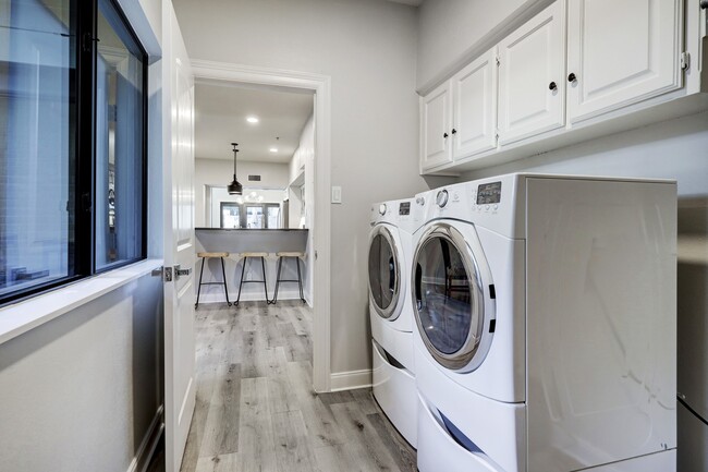 Building Photo - 12625 Memorial Dr