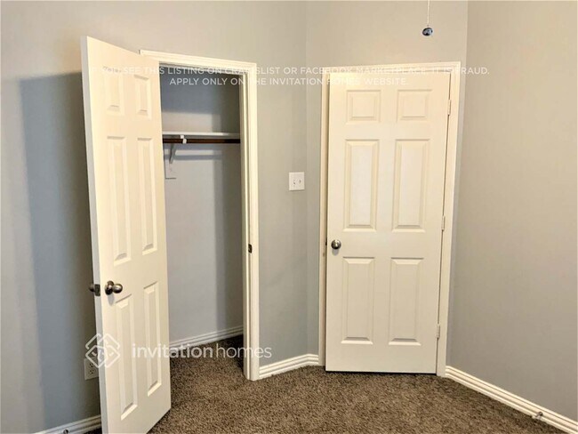 Building Photo - 917 Lake Worth Trl