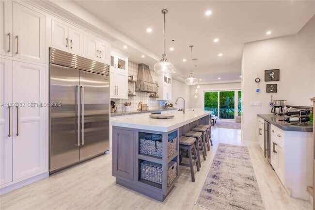 Building Photo - 117 Ocean Key Way