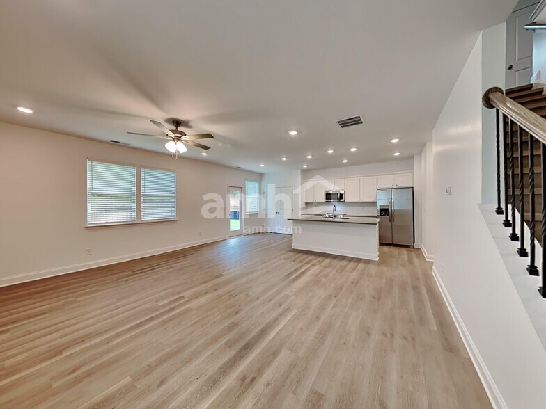 Building Photo - 625 Smt Vw Ln