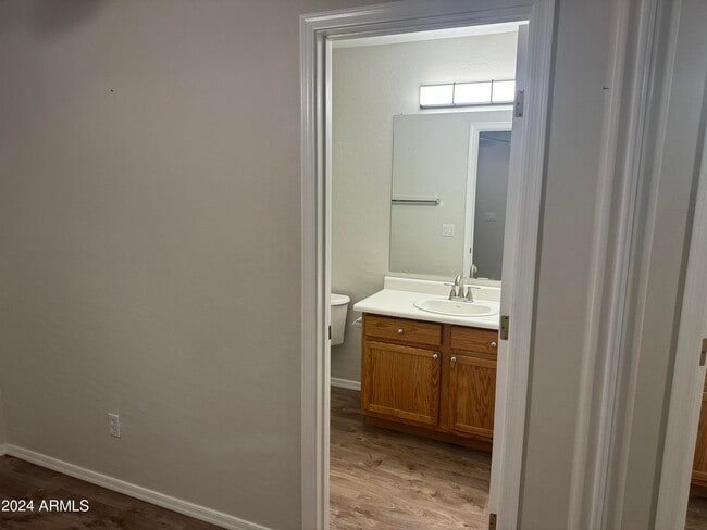 Building Photo - 446 N Alder Ct