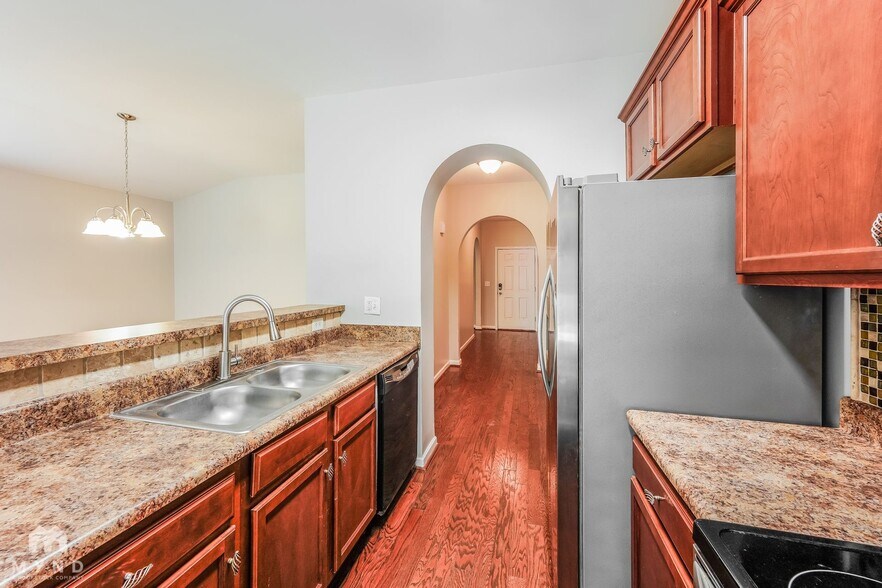 Building Photo - 70 Briar Ridge Ln