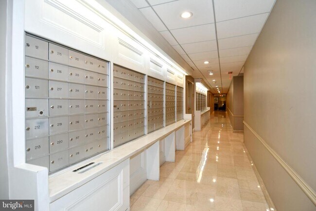 Building Photo - 4601 N Park Ave