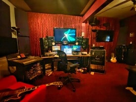 Studio - 3165 Weldon Ave