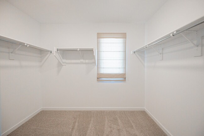 Building Photo - 7412 W Gardenia Ave