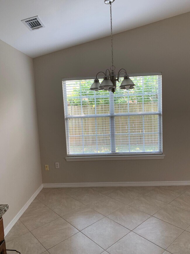 Building Photo - 4650 Windstarr Dr