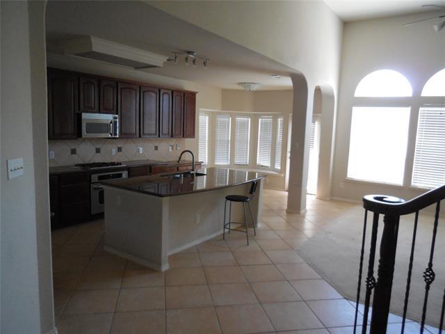 Building Photo - 10011 Teal Hollow Dr