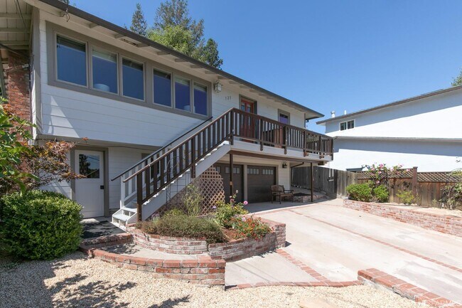Building Photo - 131 Rockridge Rd