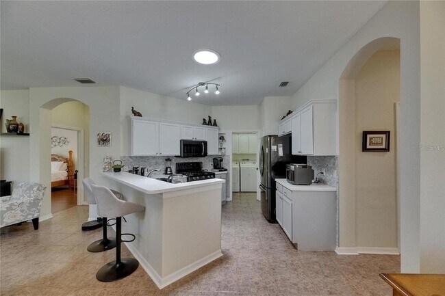 Building Photo - 2068 Sifield Greens Way