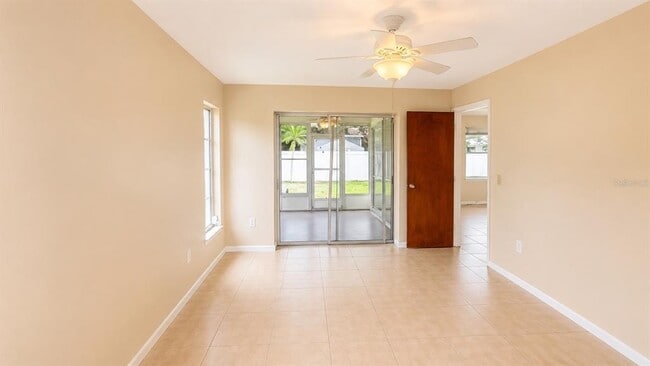 Building Photo - 3435 Dunbar Dr