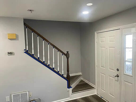 Building Photo - 23 Delavan Ct