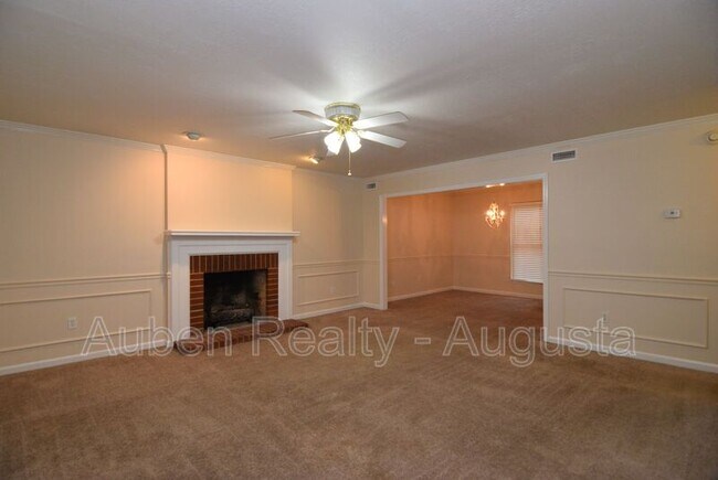 Building Photo - 490 Pheasant Run Dr