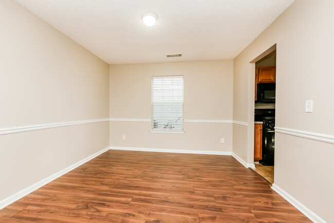 Building Photo - Spacious 4 Bedroom Atlanta Home