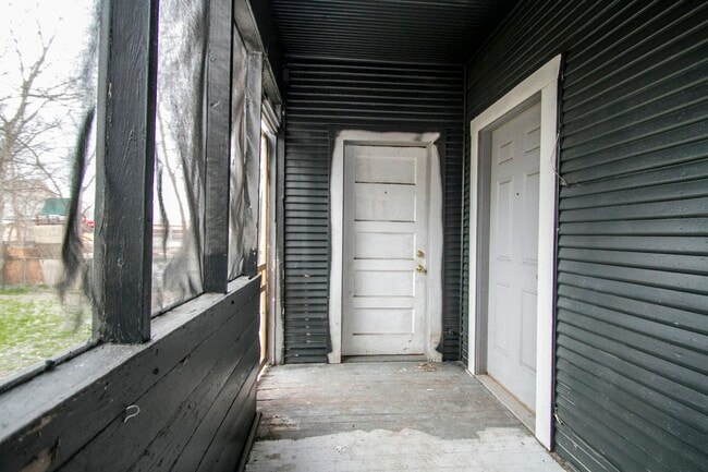 Building Photo - 1727 Nolan St