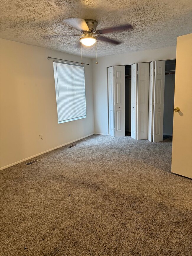 Building Photo - 3-Bedroom, 1.5 Bathroom Townhome at Magrud...