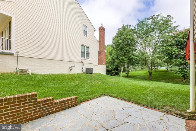 Building Photo - 8010 Old Parsonage Ct