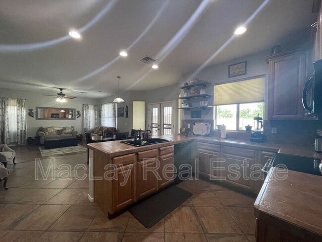 Building Photo - 1534 W Agrarian Hills Dr