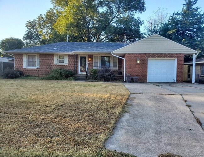 Primary Photo - (3) Bed/(2) Bath in Core Norman! Pet Negotiable!