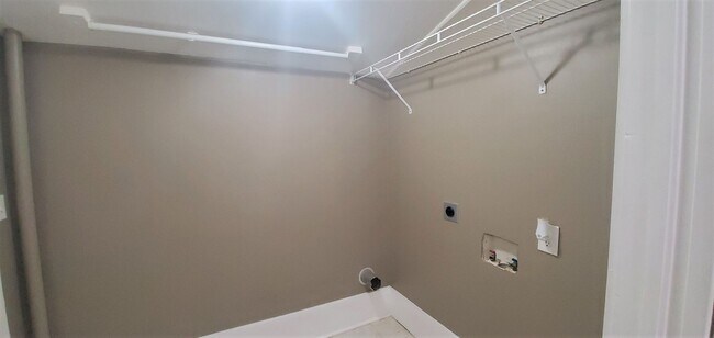 Building Photo - 2351 NW 18th St