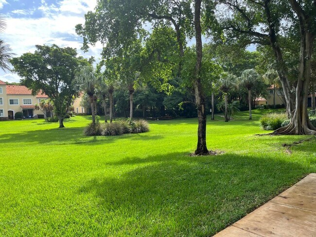 Building Photo - 103 Yacht Club Way