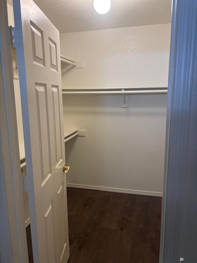 Building Photo - 2605 W 12th Pl