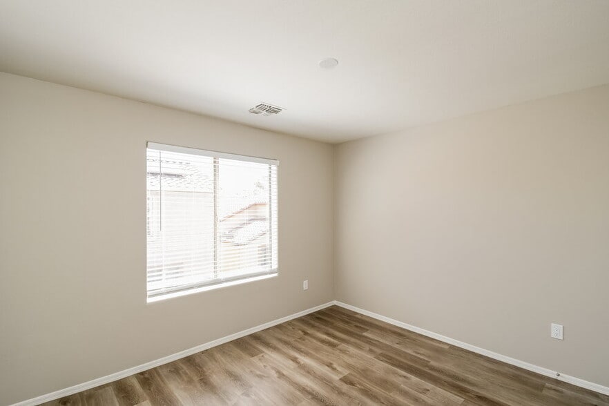 Building Photo - 8935 E Capri Ave