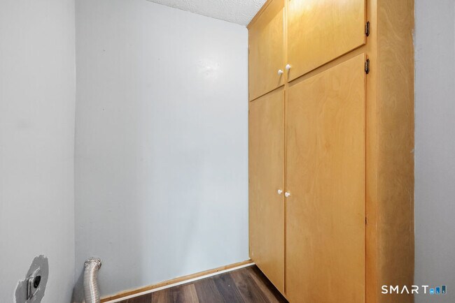 Building Photo - 23 Alden St